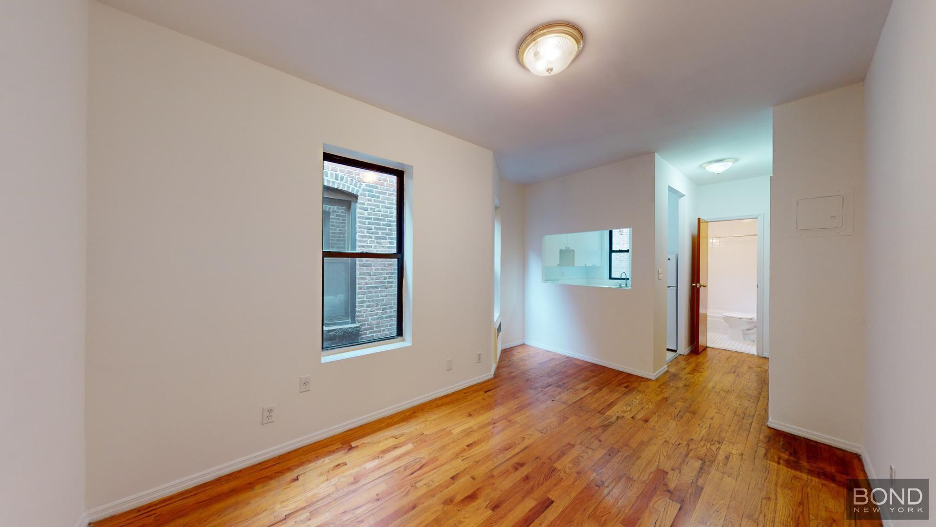 439 West 51st Street 5W, Midtown West, Midtown West, NYC - 2 Bedrooms  
1 Bathrooms  
4 Rooms - 