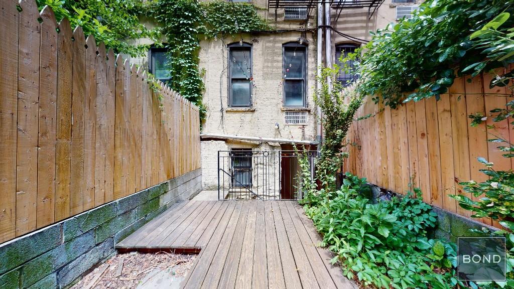 332 East 93rd Street 1D, Upper East Side, Upper East Side, NYC - 2 Bedrooms  
1 Bathrooms  
4 Rooms - 