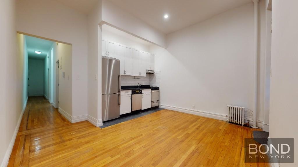 226 East 87th Street 1B, Upper East Side, Upper East Side, NYC - 2 Bedrooms  
1 Bathrooms  
4 Rooms - 