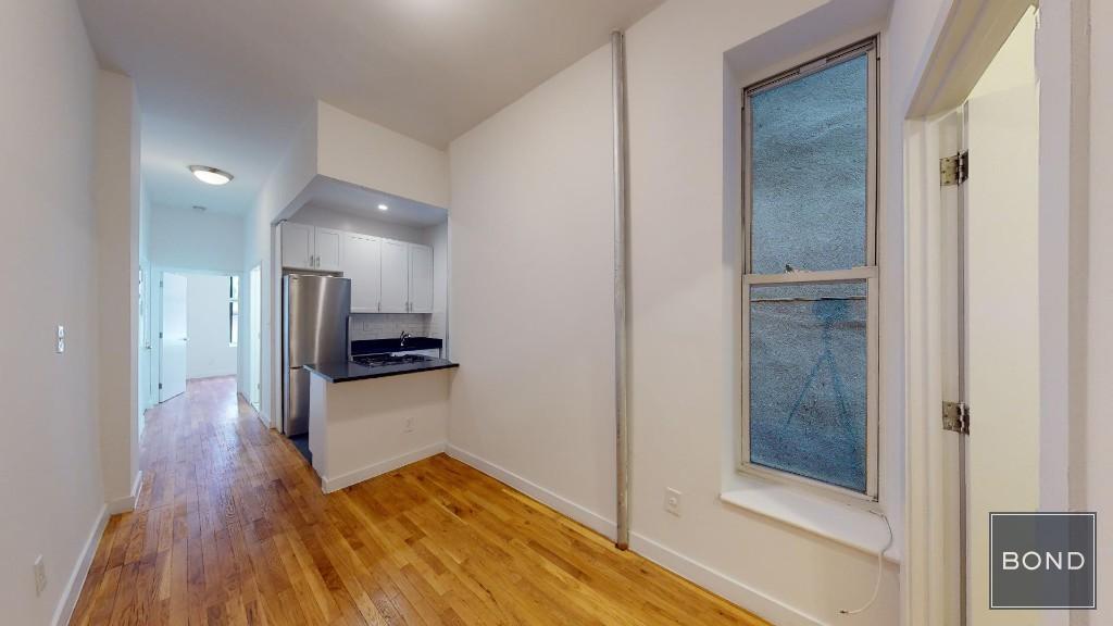 314 East 91st Street 1E, Upper East Side, Upper East Side, NYC - 2 Bedrooms  
1 Bathrooms  
4 Rooms - 