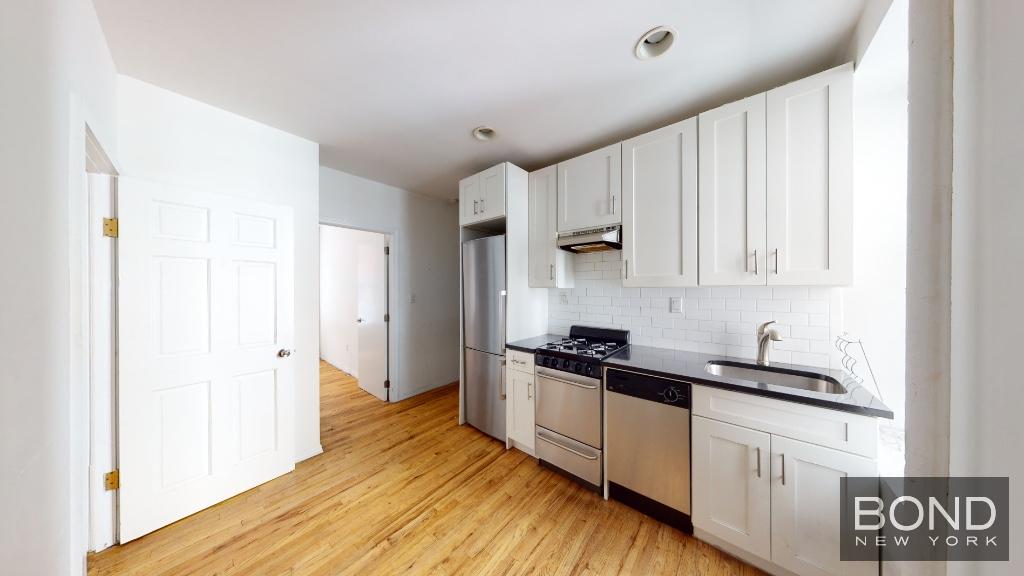 415 East 73rd Street 1H, Upper East Side, Upper East Side, NYC - 2 Bedrooms  
1 Bathrooms  
4 Rooms - 