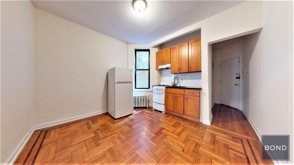 228 East 36th Street 3D, Murray Hill, Midtown East, NYC - 1 Bedrooms  
1 Bathrooms  
3 Rooms - 