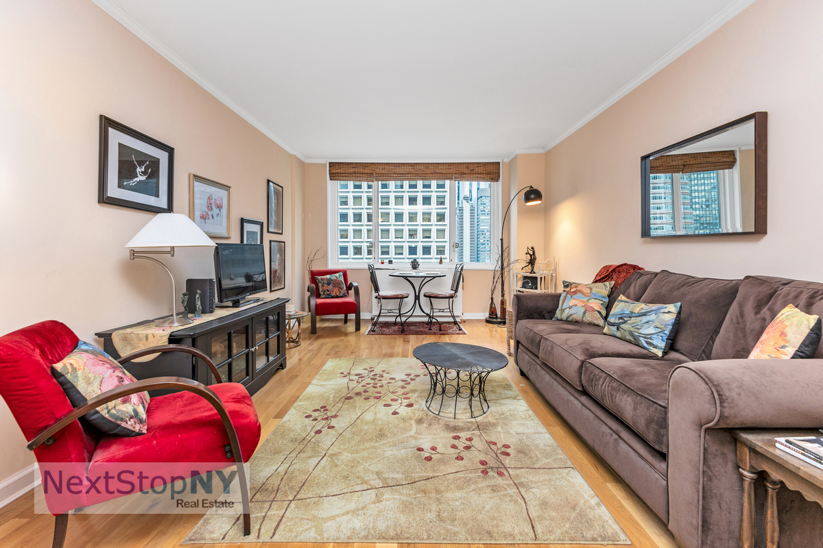 245 East 54th Street 23B, Sutton Place, Midtown East, NYC - 1 Bedrooms  
1 Bathrooms  
3 Rooms - 