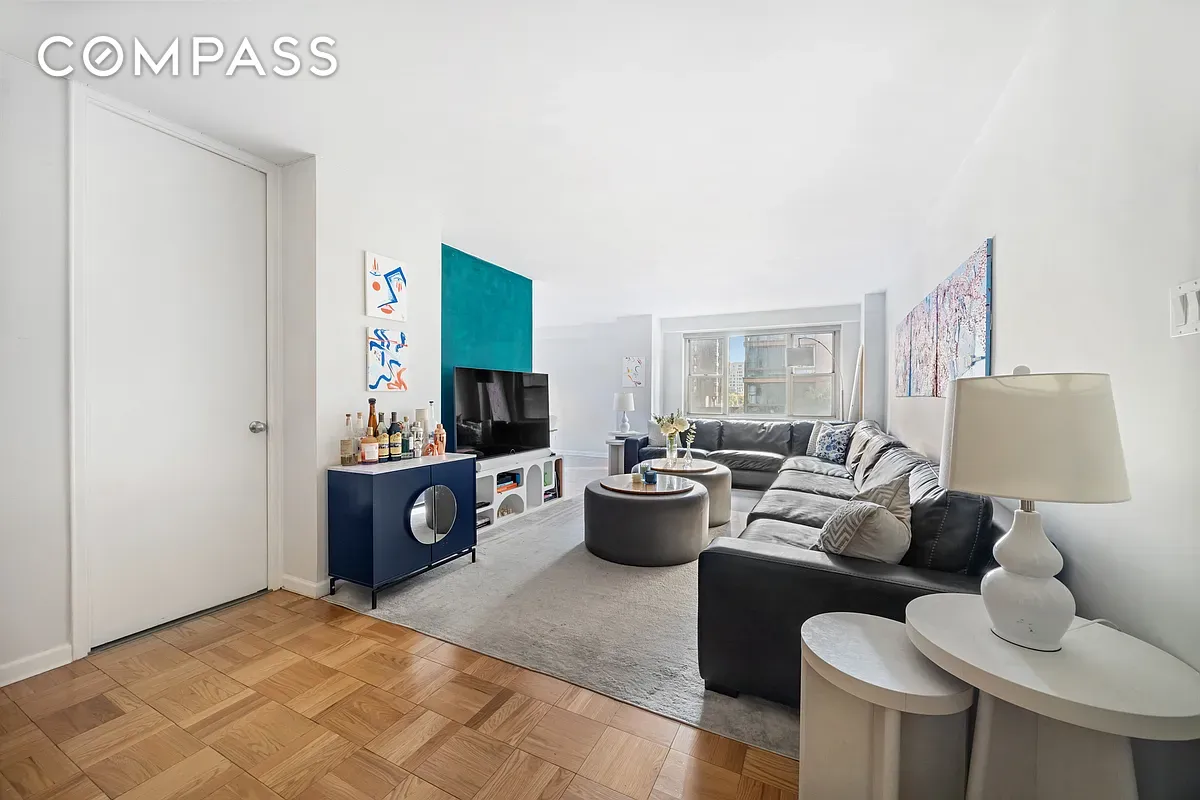 300 East 40th Street 3J, Murray Hill, Midtown East, NYC - 1 Bedrooms  
1 Bathrooms  
3 Rooms - 