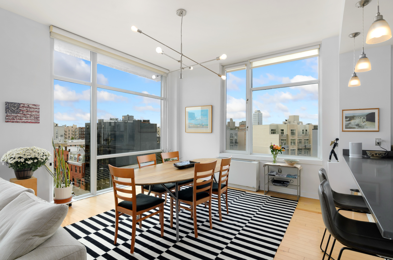 1 Powers Street 602, Williamsburg North, Brooklyn, New York - 2 Bedrooms  
2 Bathrooms  
4 Rooms - 