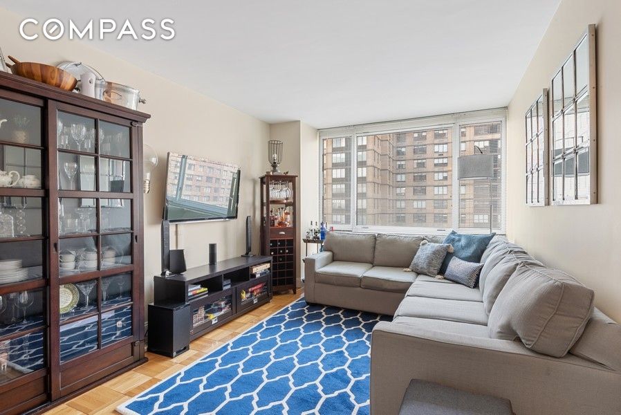 East 96th Street 29F, Upper East Side, Upper East Side, NYC - 2 Bedrooms  
2 Bathrooms  
4 Rooms - 