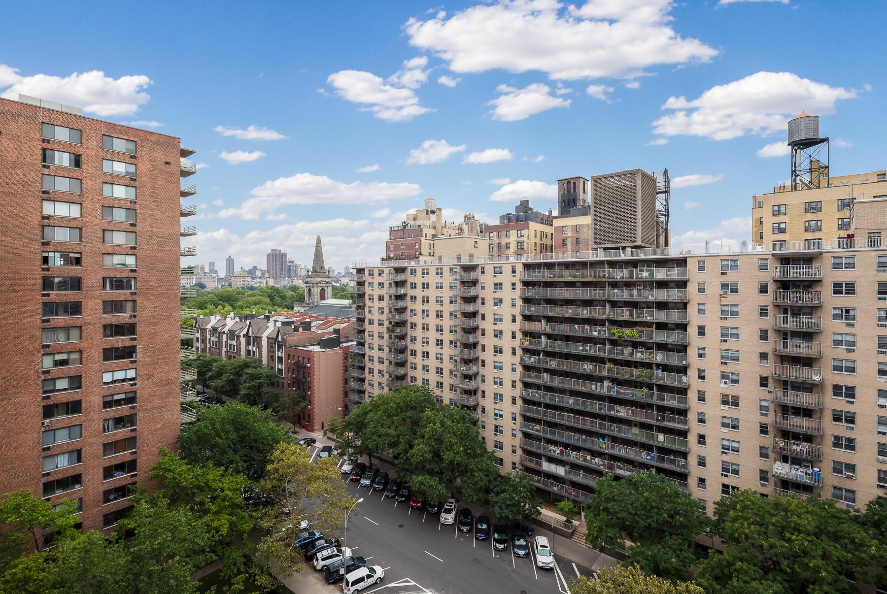 382 Central Park 16H, Upper West Side, Upper West Side, NYC - 1 Bedrooms  
1 Bathrooms  
5 Rooms - 