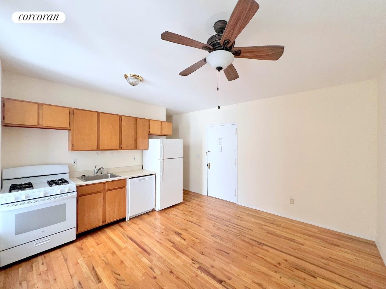 35 Central Park 5C, South Harlem, Upper Manhattan, NYC - 1 Bedrooms  
1 Bathrooms  
2 Rooms - 