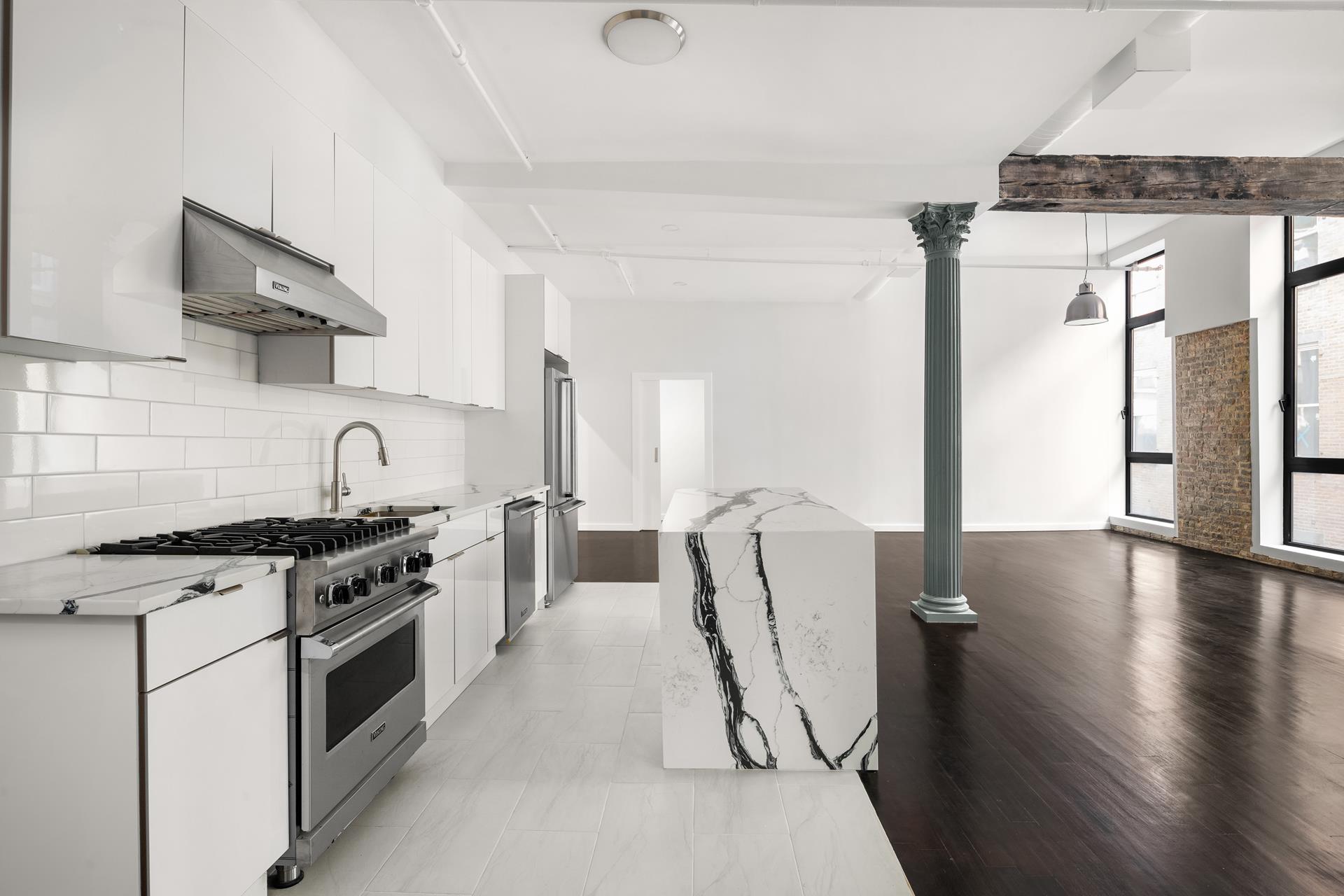 110 Duane Street 5R, Tribeca, Downtown, NYC - 2 Bedrooms  
2 Bathrooms  
5 Rooms - 