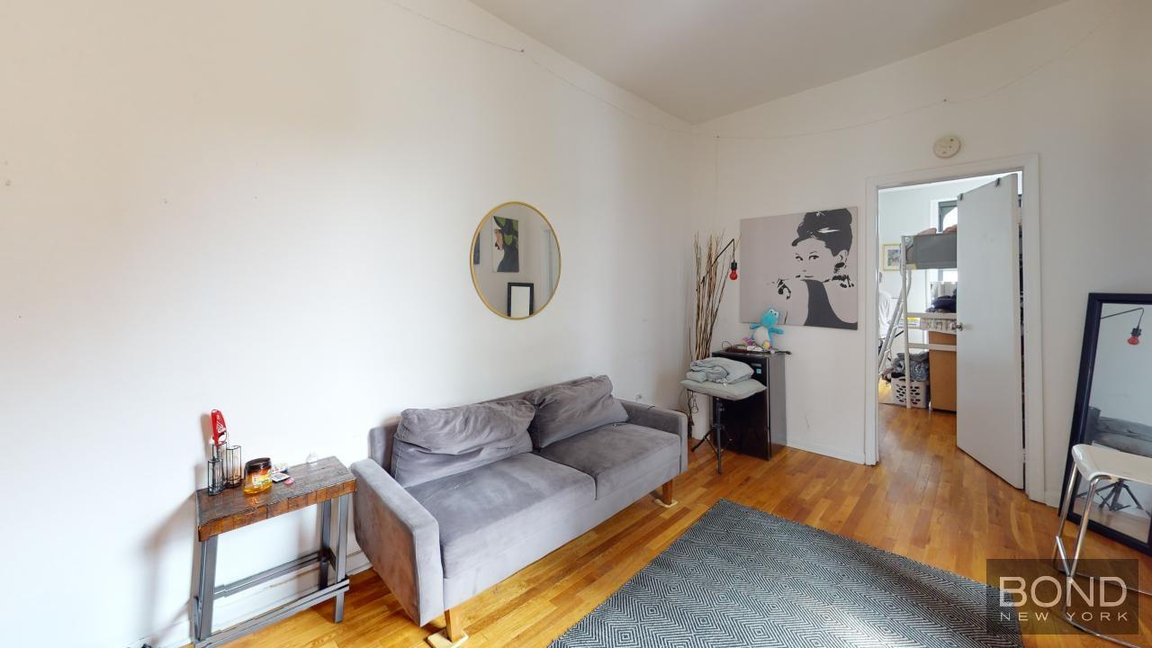 1443 York Avenue 4E, Upper East Side, Upper East Side, NYC - 2 Bedrooms  
1 Bathrooms  
4 Rooms - 