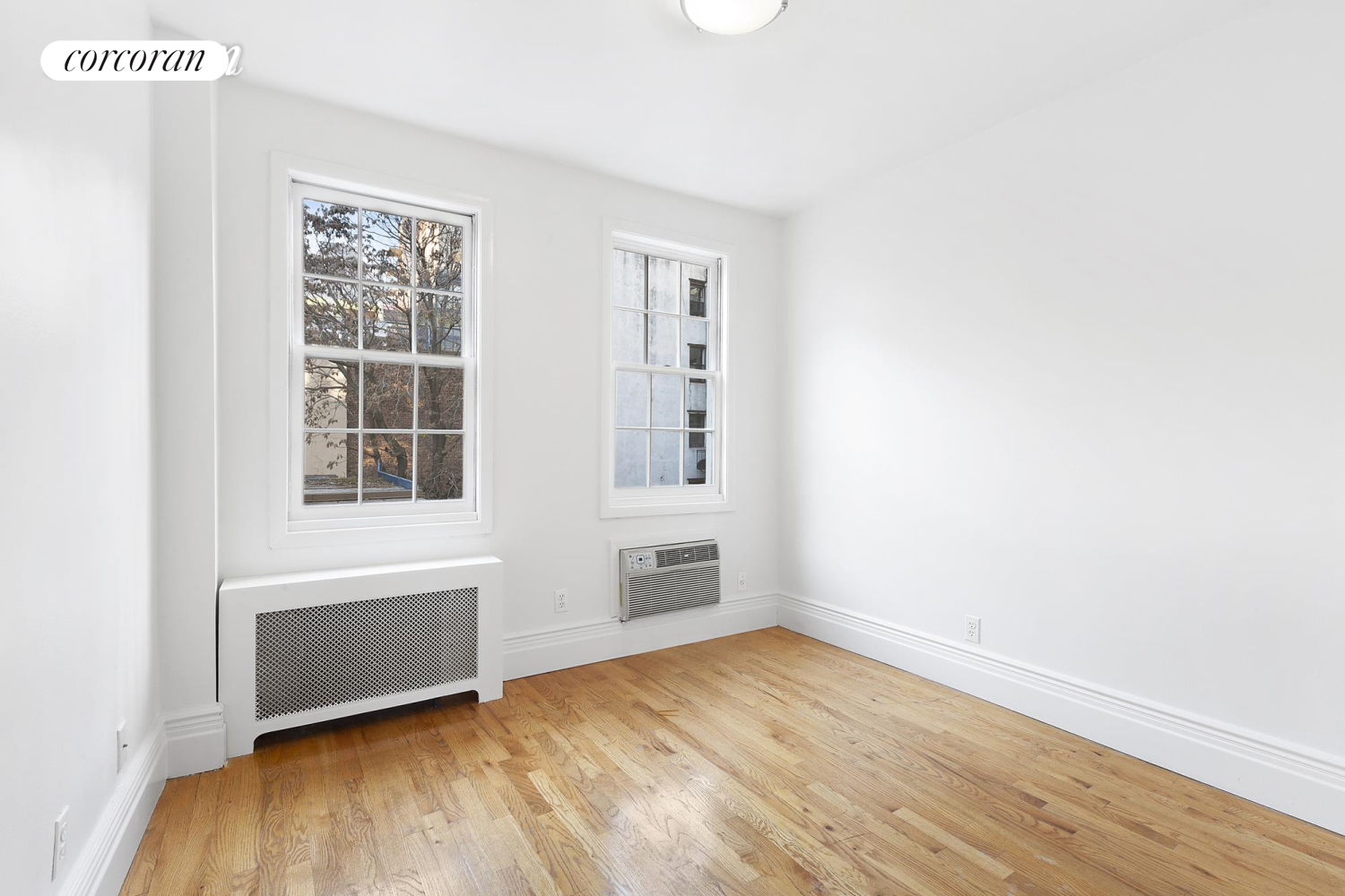 9 Clinton Street 1, Lower East Side, Downtown, NYC - 3 Bedrooms  
2 Bathrooms  
5 Rooms - 