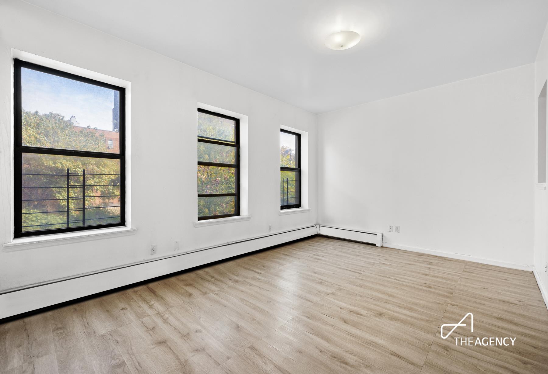 196 West 134th Street 2, West Harlem, Upper Manhattan, NYC - 1 Bedrooms  
1 Bathrooms  
3 Rooms - 