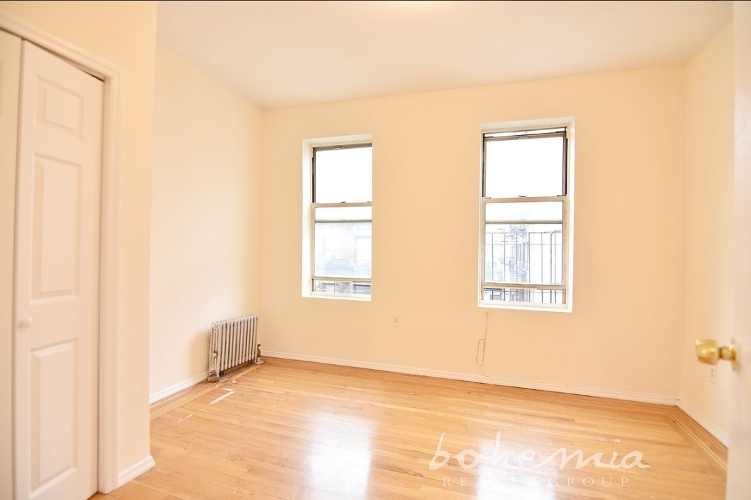 408 West 129th Street 27, West Harlem, Upper Manhattan, NYC - 2 Bedrooms  
1 Bathrooms  
4 Rooms - 