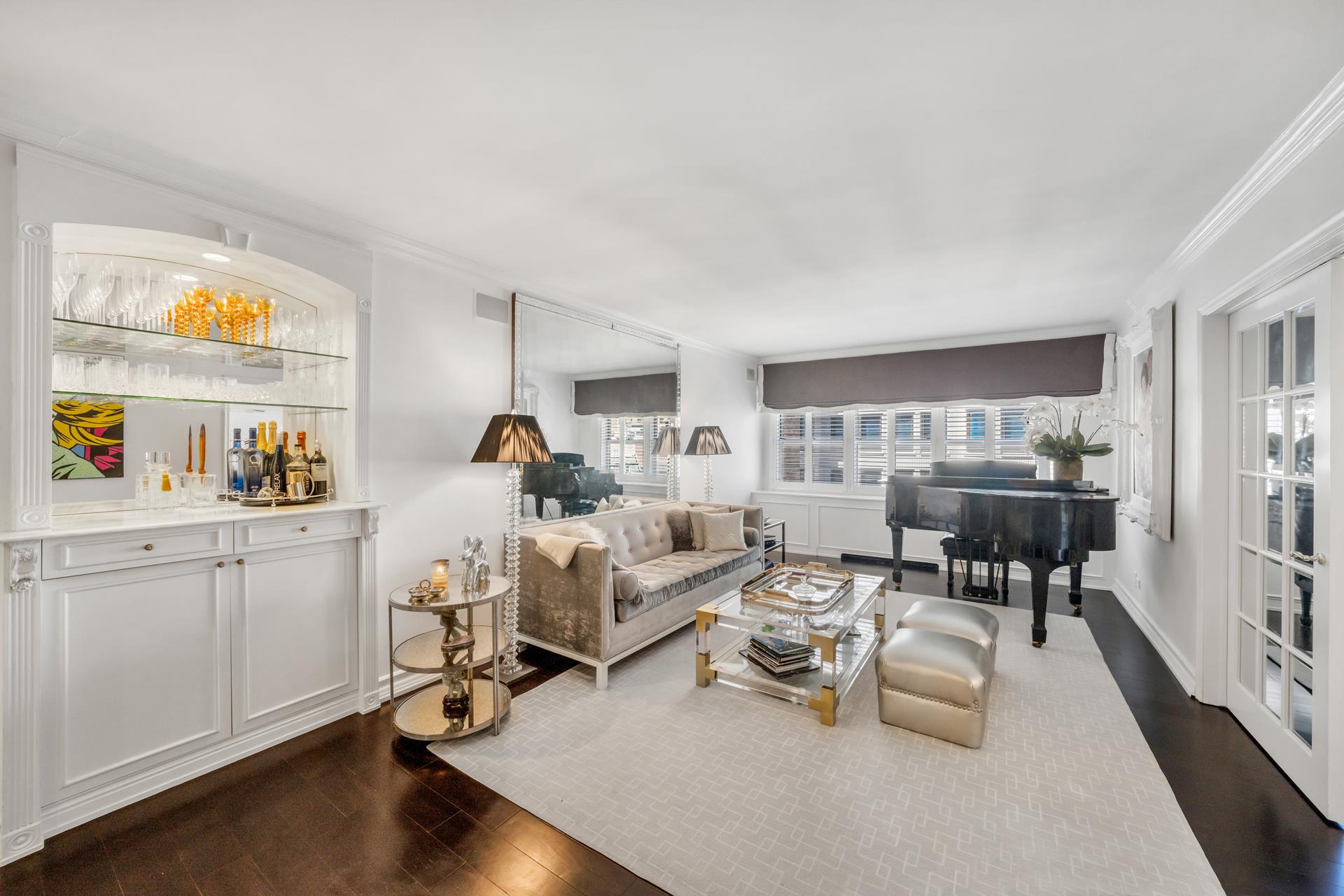 27 East 65th Street 10Bc, Lenox Hill, Upper East Side, NYC - 3 Bedrooms  
3.5 Bathrooms  
7 Rooms - 