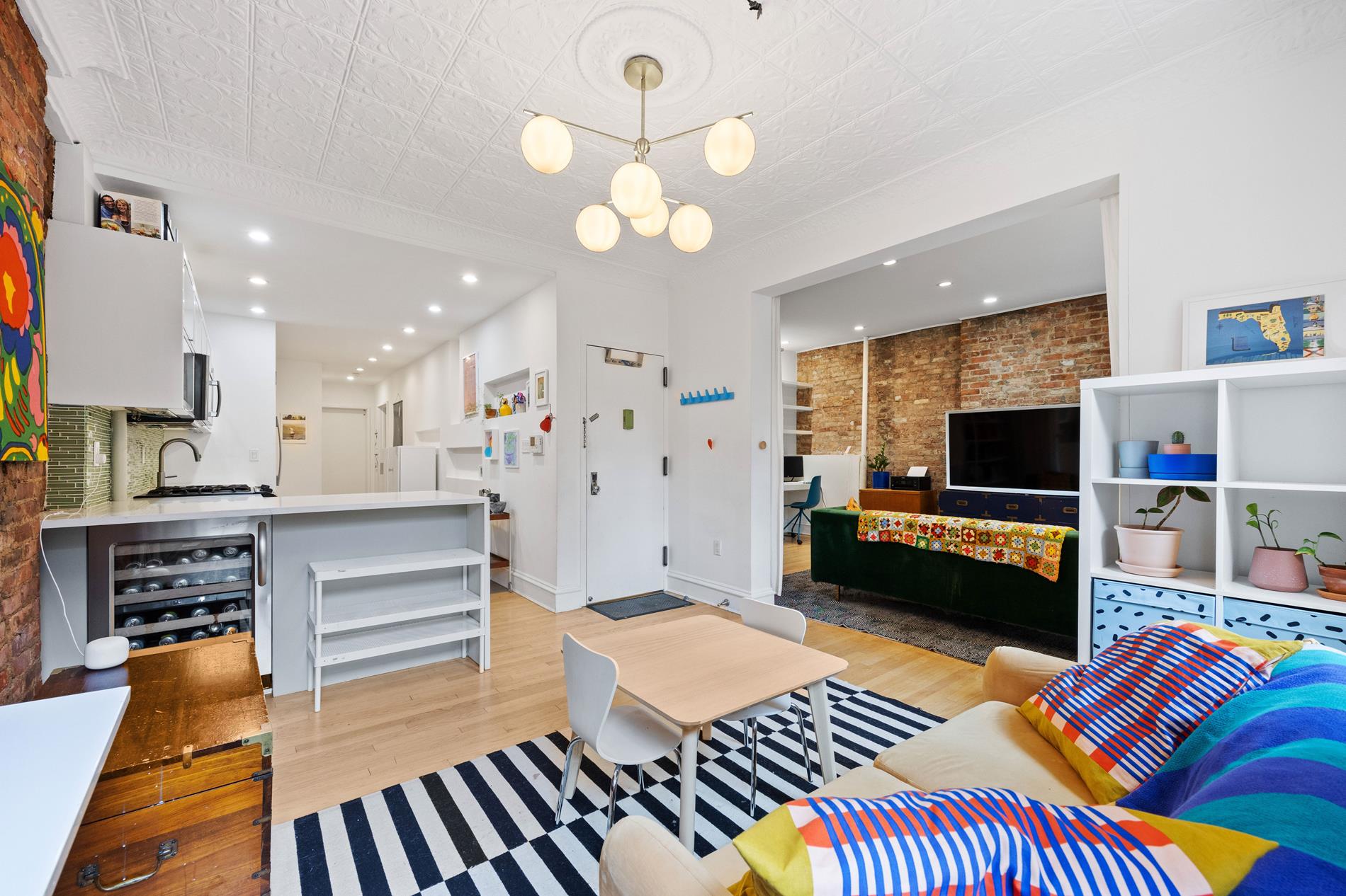 Photo 1 of 533 Clinton Street 2-Ab, Carroll Gardens, New York, $1,395,000, Web #: 1090075950