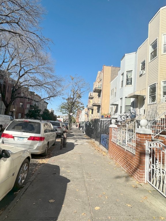 229 57th Street 2, Sunset Park, Brooklyn, New York - 2 Bedrooms  
1 Bathrooms  
4 Rooms - 