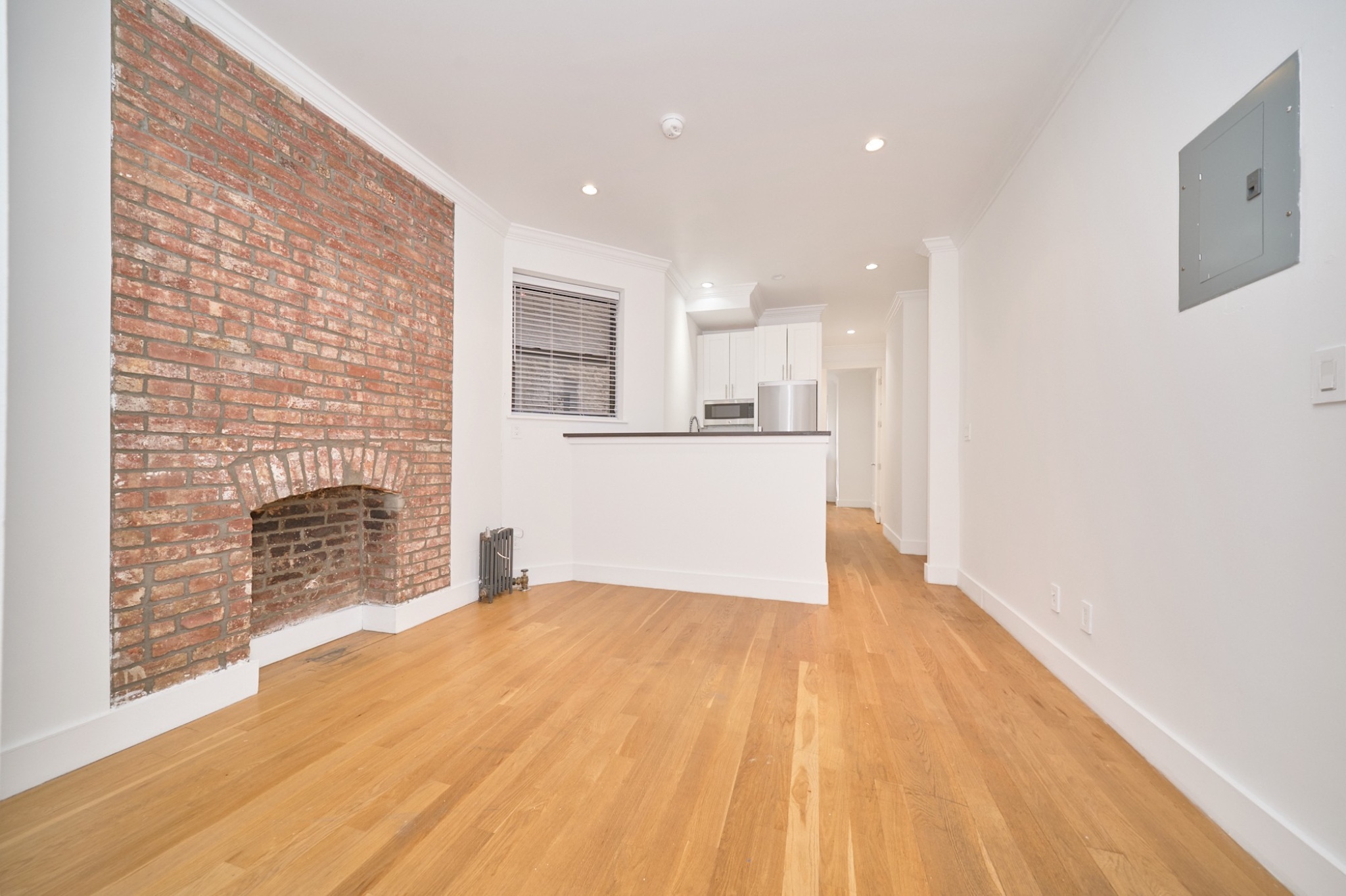 325 East 83rd Street 4C, Upper East Side, Upper East Side, NYC - 2 Bedrooms  
1 Bathrooms  
4 Rooms - 