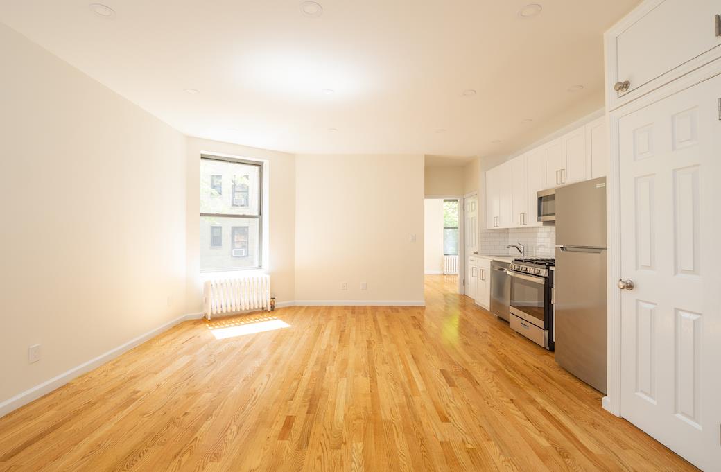 258 West 17th Street 3-A, Chelsea,  - 3 Bedrooms  
2 Bathrooms  
5 Rooms - 