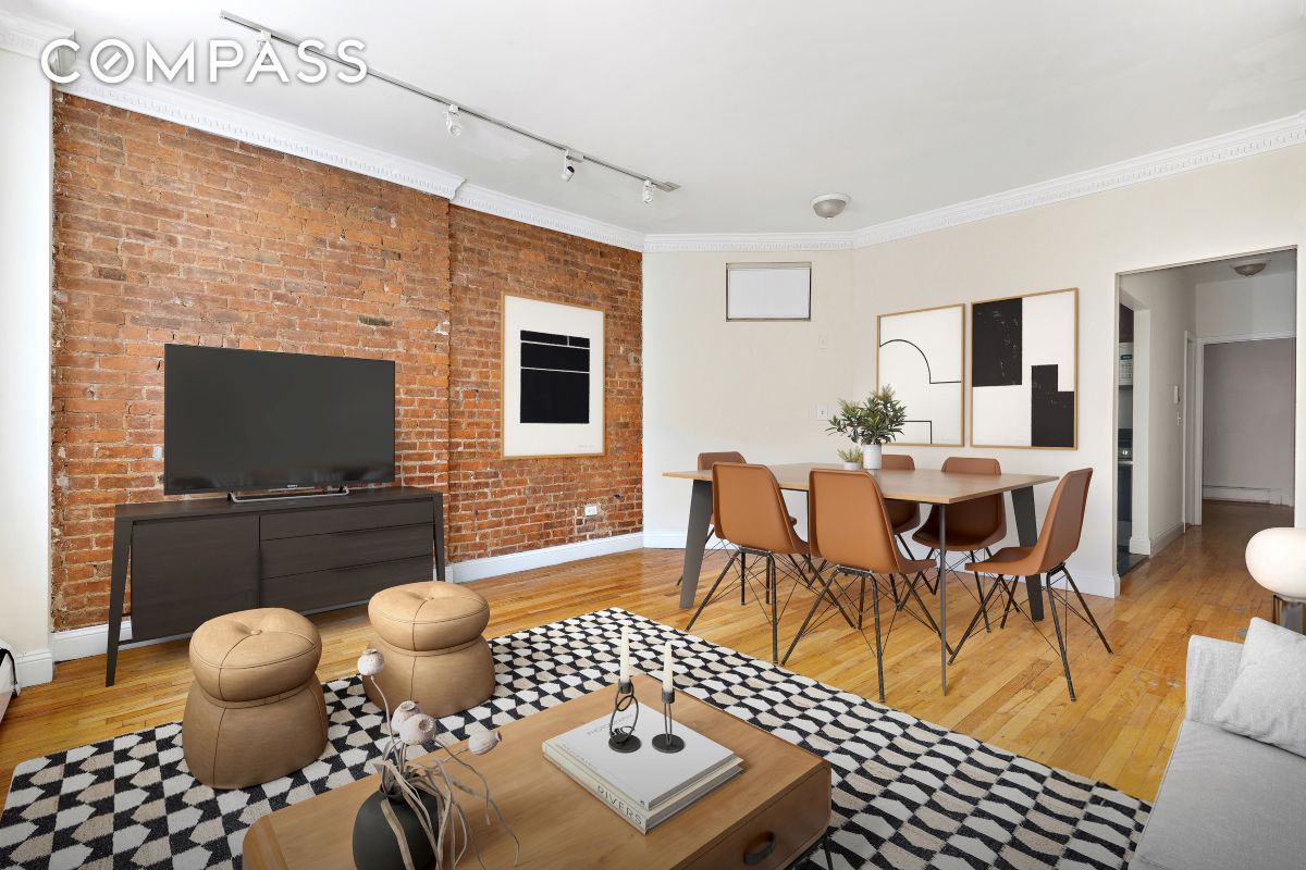 231 East 13th Street 6E, East Village, Downtown, NYC - 3 Bedrooms  
2 Bathrooms  
5 Rooms - 