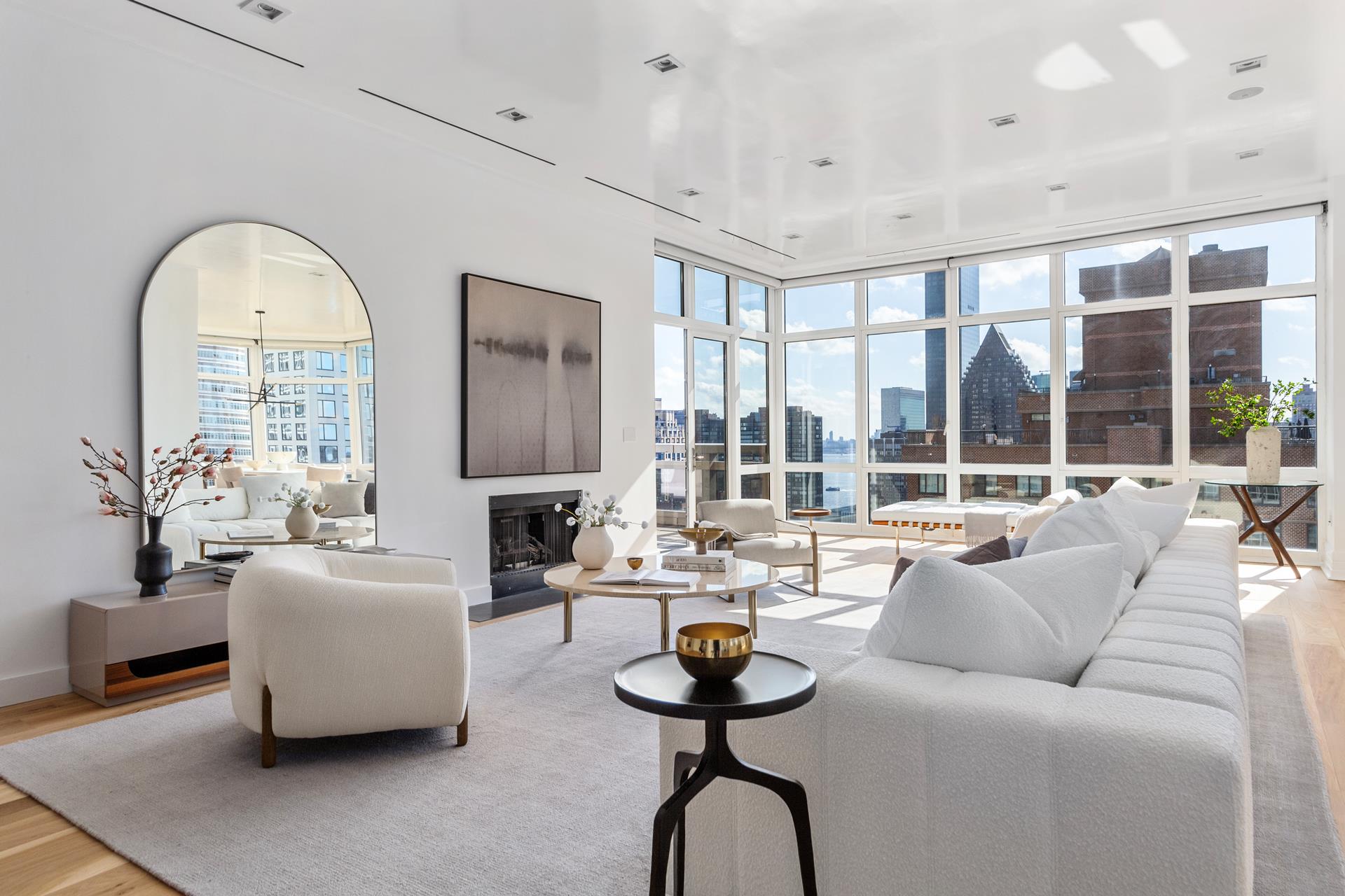 300 East 55th Street Phb, Sutton Place, Midtown East, NYC - 3 Bedrooms  
3.5 Bathrooms  
6 Rooms - 