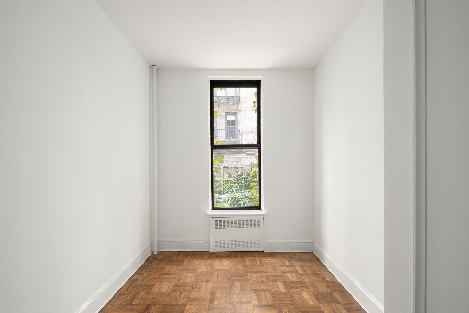 130 West 80th Street 2R, Upper West Side, Upper West Side, NYC - 1 Bedrooms  
1 Bathrooms  
3 Rooms - 