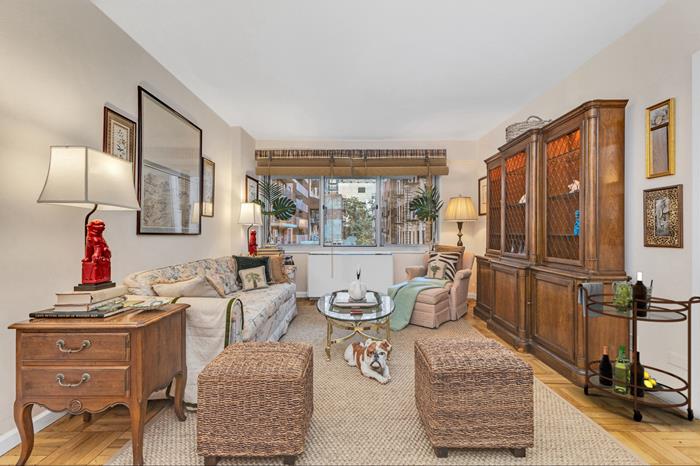 250 East 87th Street 3-E, Upper East Side, Upper East Side, NYC - 1 Bedrooms  
1 Bathrooms  
3 Rooms - 