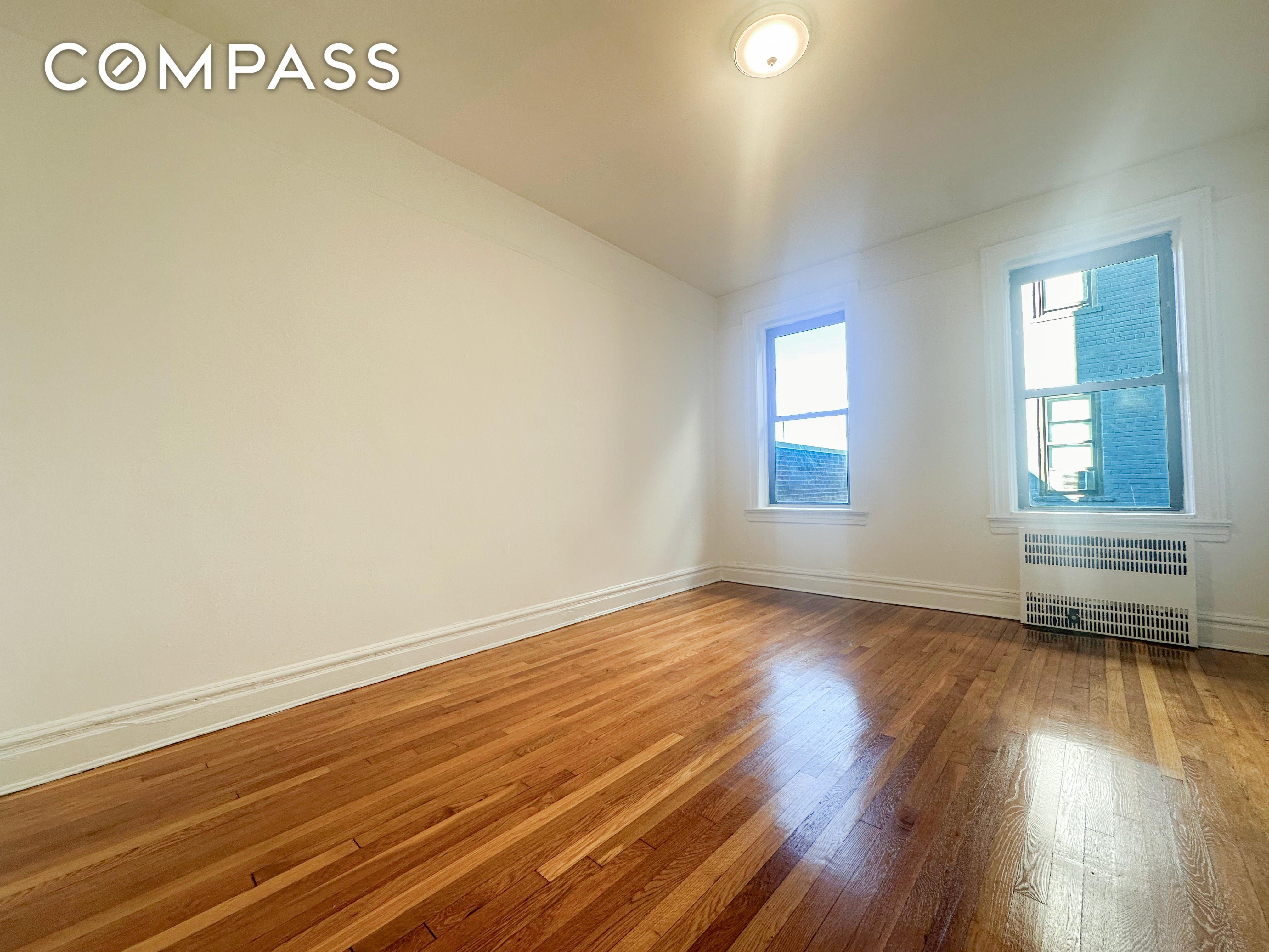 25-98 36th Street 4G, Astoria, Queens, New York - 1 Bedrooms  
1 Bathrooms  
4 Rooms - 