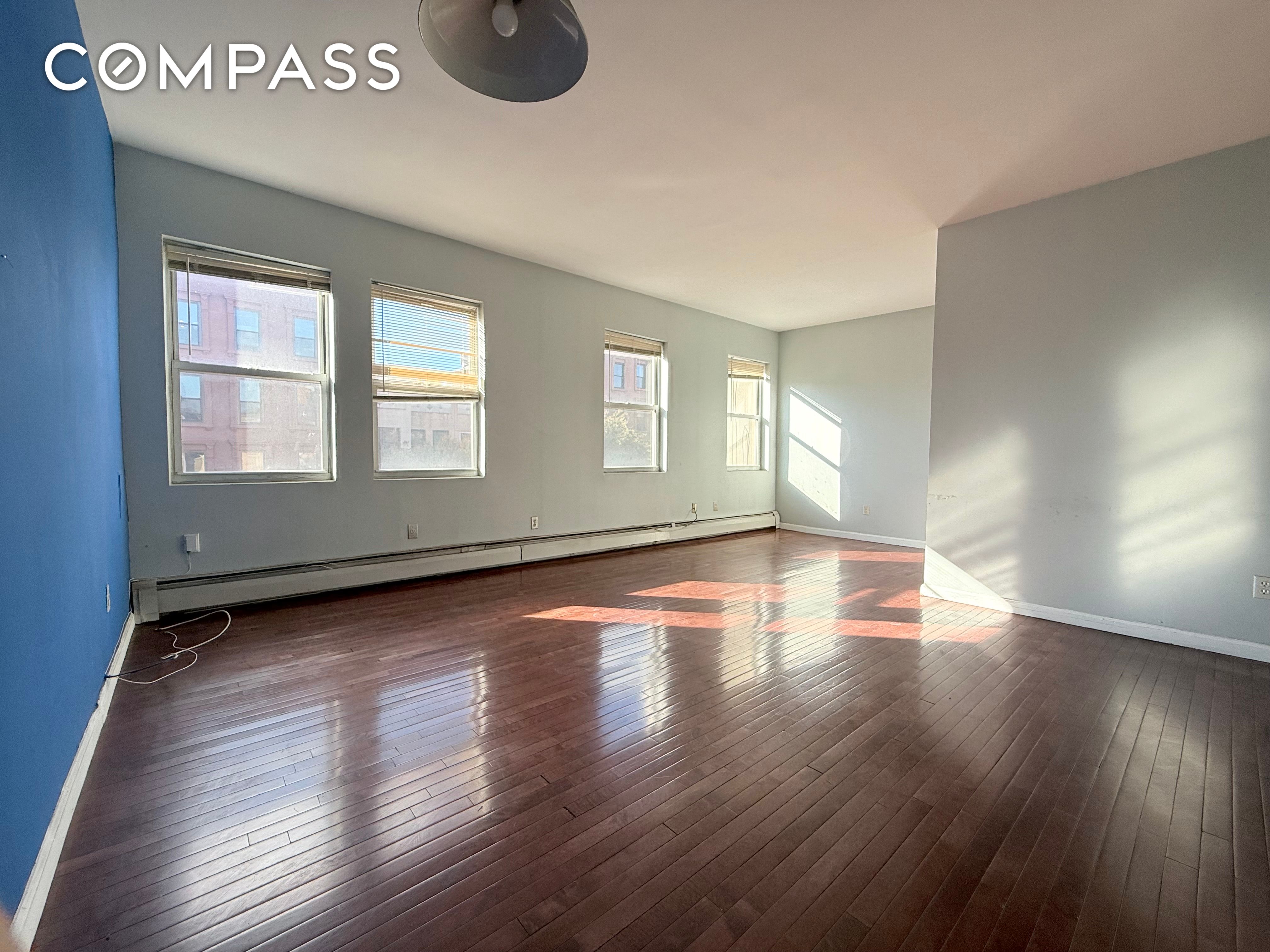 Jefferson Avenue 3, Bedford-Stuyvesant, Brooklyn, New York - 2 Bedrooms  
1 Bathrooms  
4 Rooms - 