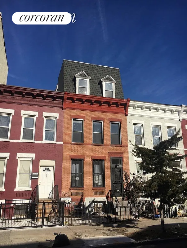 1377 St Marks Avenue, Weeksville, Brooklyn, New York - 4 Bedrooms  
3.5 Bathrooms  
8 Rooms - 