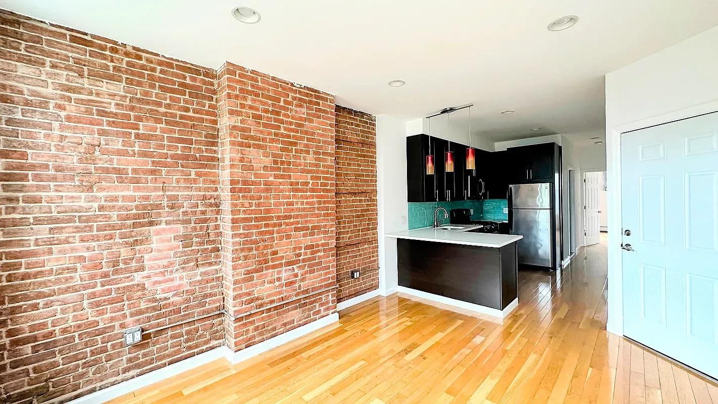 10-26 47th Road 4, Hunters Point, Queens, New York - 1 Bedrooms  
1 Bathrooms  
4 Rooms - 