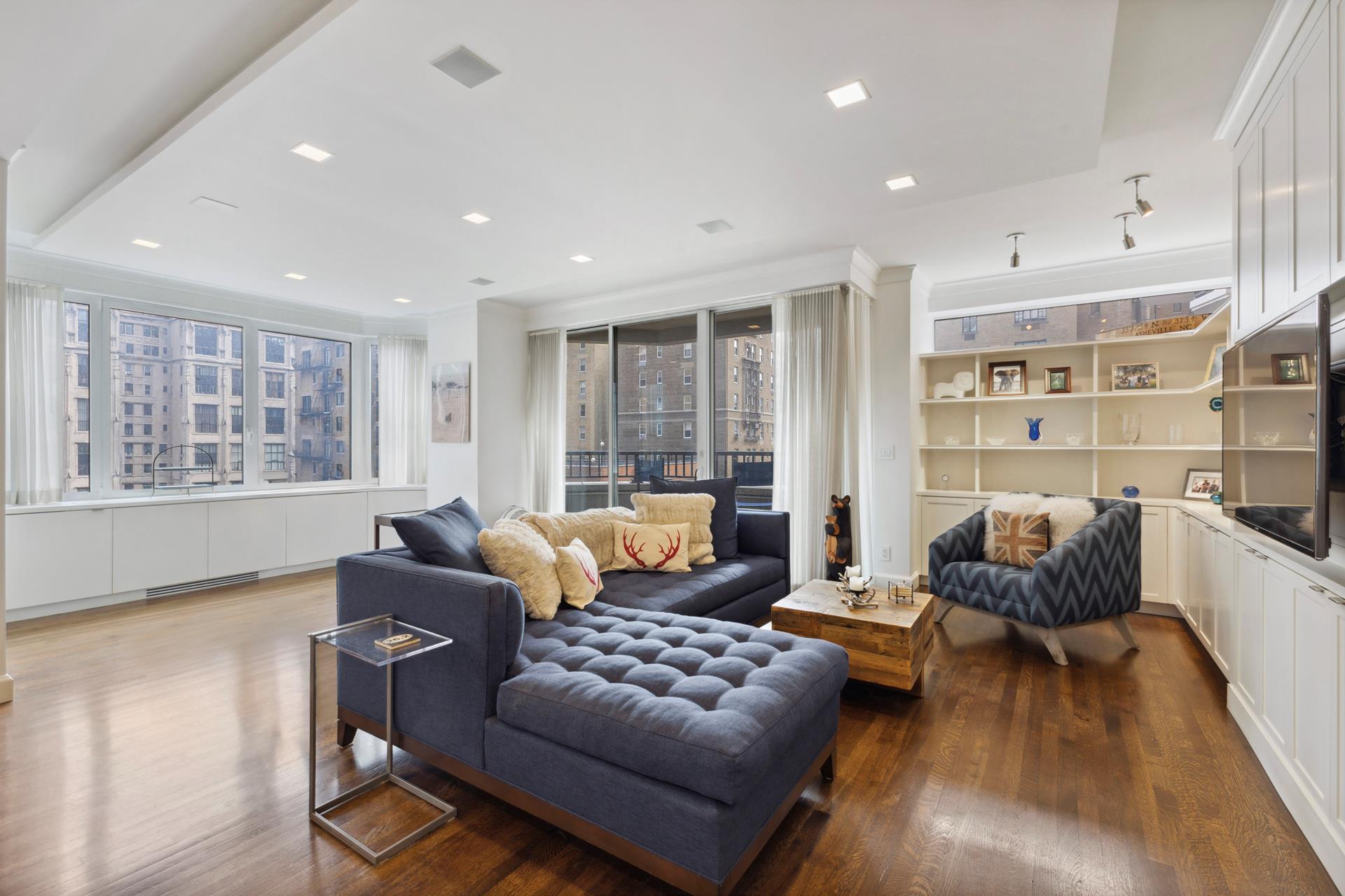 22 West 66th Street 10, Lincoln Square, Upper West Side, NYC - 2 Bedrooms  
3 Bathrooms  
6 Rooms - 