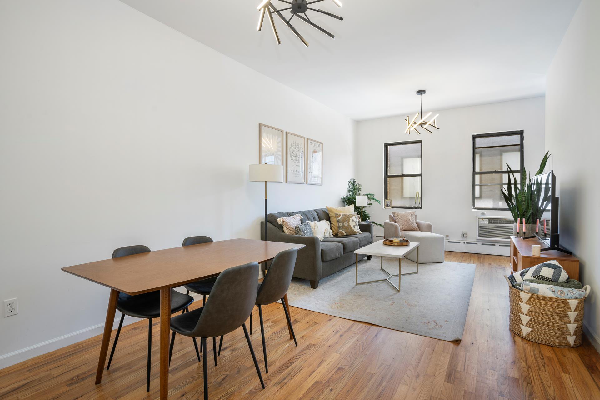 194 Smith Street 1A, Cobble Hill, Brooklyn, New York - 2 Bedrooms  
1 Bathrooms  
4 Rooms - 