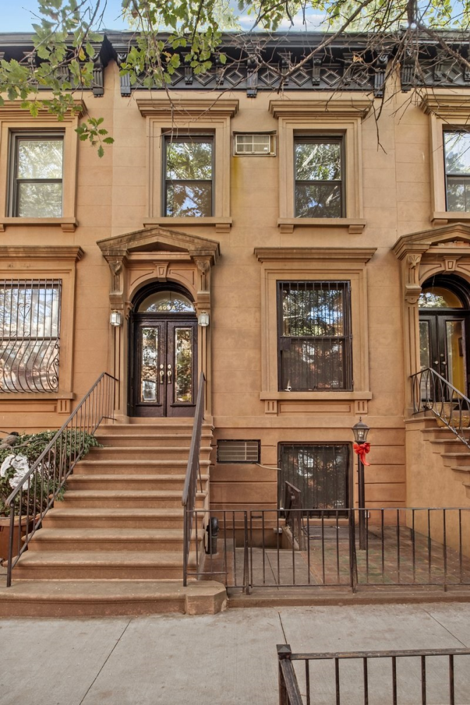 408 Sackett Street, Carroll Gardens, Brooklyn, New York - 3 Bedrooms  
2.5 Bathrooms  
6 Rooms - 