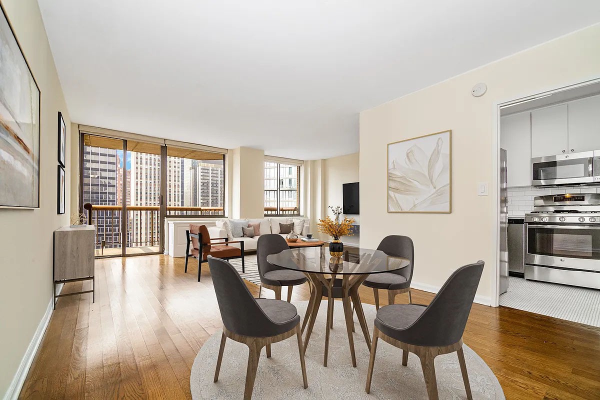 245 East 44th Street 24E, Midtown East, Midtown East, NYC - 2 Bedrooms  
2 Bathrooms  
4 Rooms - 