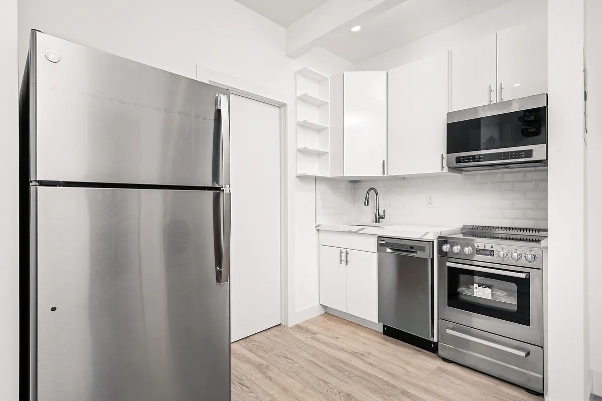 248 Broome Street 14S, Lower East Side, Downtown, NYC - 1 Bedrooms  
1 Bathrooms  
3 Rooms - 