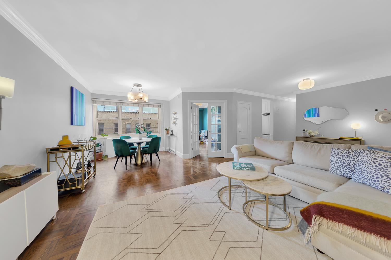 205 East 63rd Street 7D, Lenox Hill, Upper East Side, NYC - 3 Bedrooms  
2 Bathrooms  
6 Rooms - 