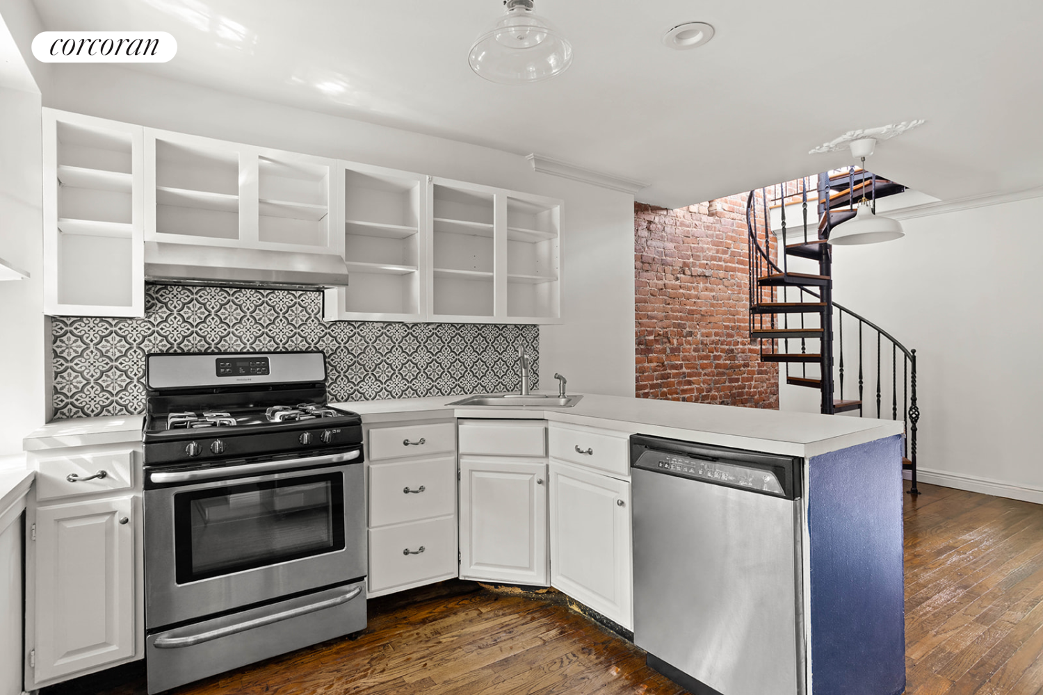 274 9th Street 1, Park Slope, Brooklyn, New York - 2 Bedrooms  
1.5 Bathrooms  
4 Rooms - 