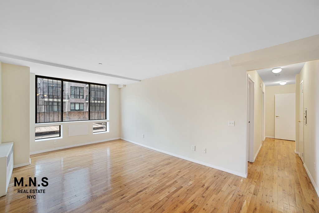 Photo 1 of 229 Parkville Avenue 6-C, Kensington, New York, $2,500, Web #: 1090290135