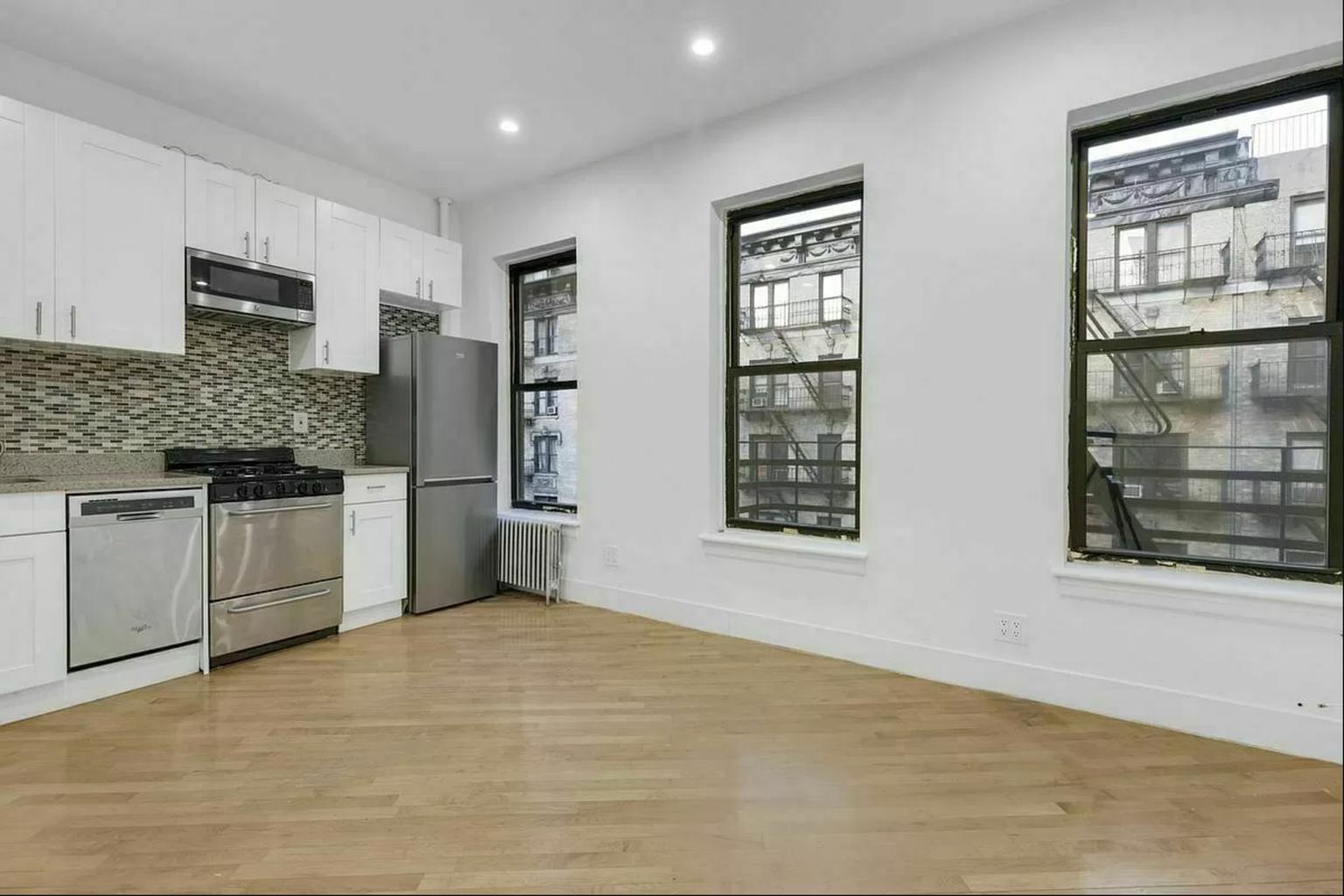 334 East 94th Street 4C, Upper East Side, Upper East Side, NYC - 3 Bedrooms  
1 Bathrooms  
5 Rooms - 