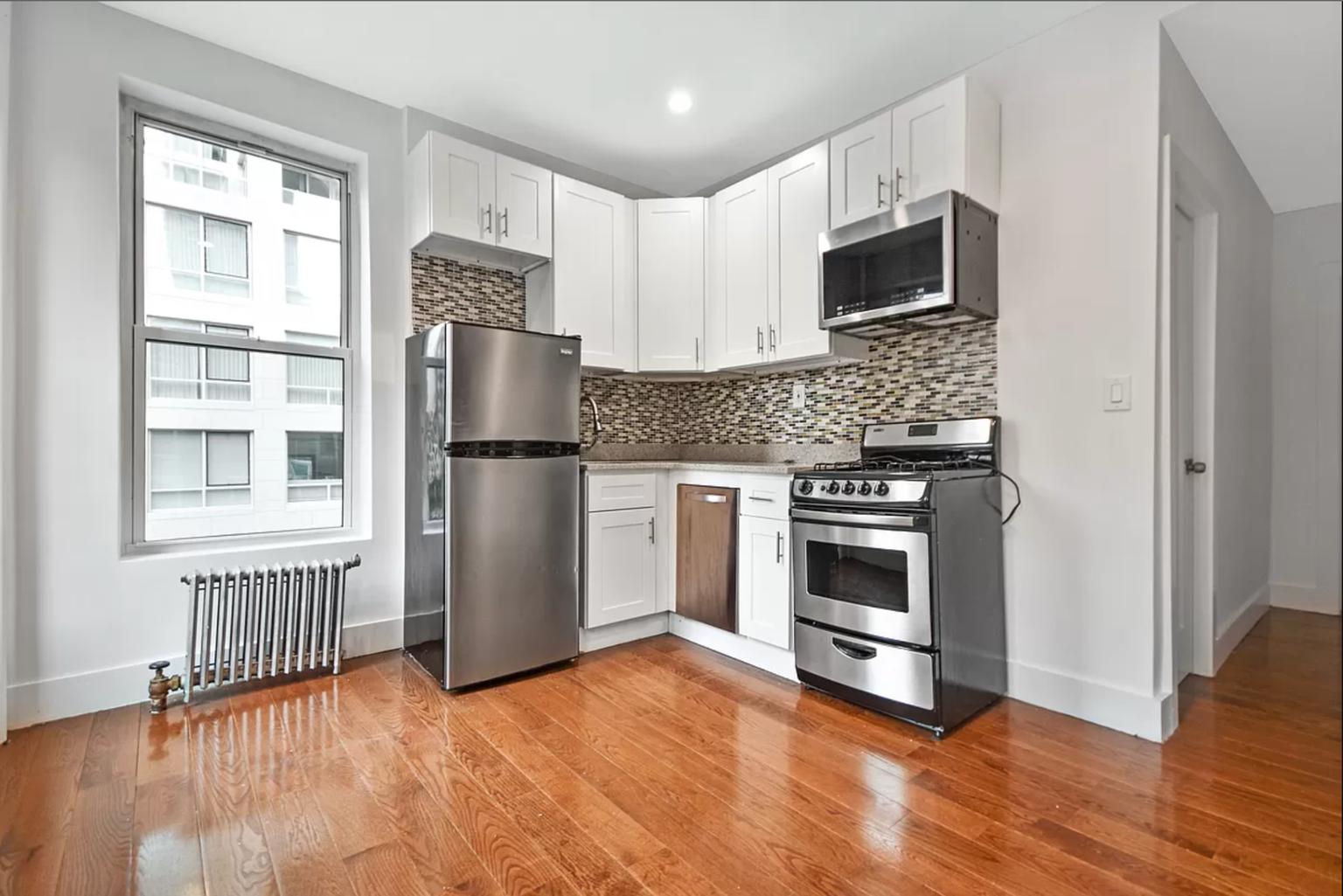 Photo 1 of 300 East 61st Street 3W, Upper East Side, NYC, $4,995, Web #: 1090293959