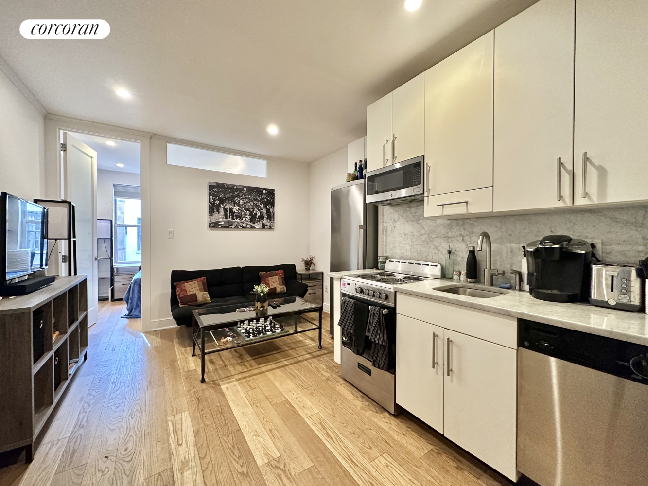 207 East 33rd Street 4G, Kips Bay, Midtown East, NYC - 1 Bedrooms  
1 Bathrooms  
3 Rooms - 