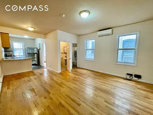 372 Bay Ridge Avenue 2, Bay Ridge, Brooklyn, New York - 3 Bedrooms  
1.5 Bathrooms  
5 Rooms - 