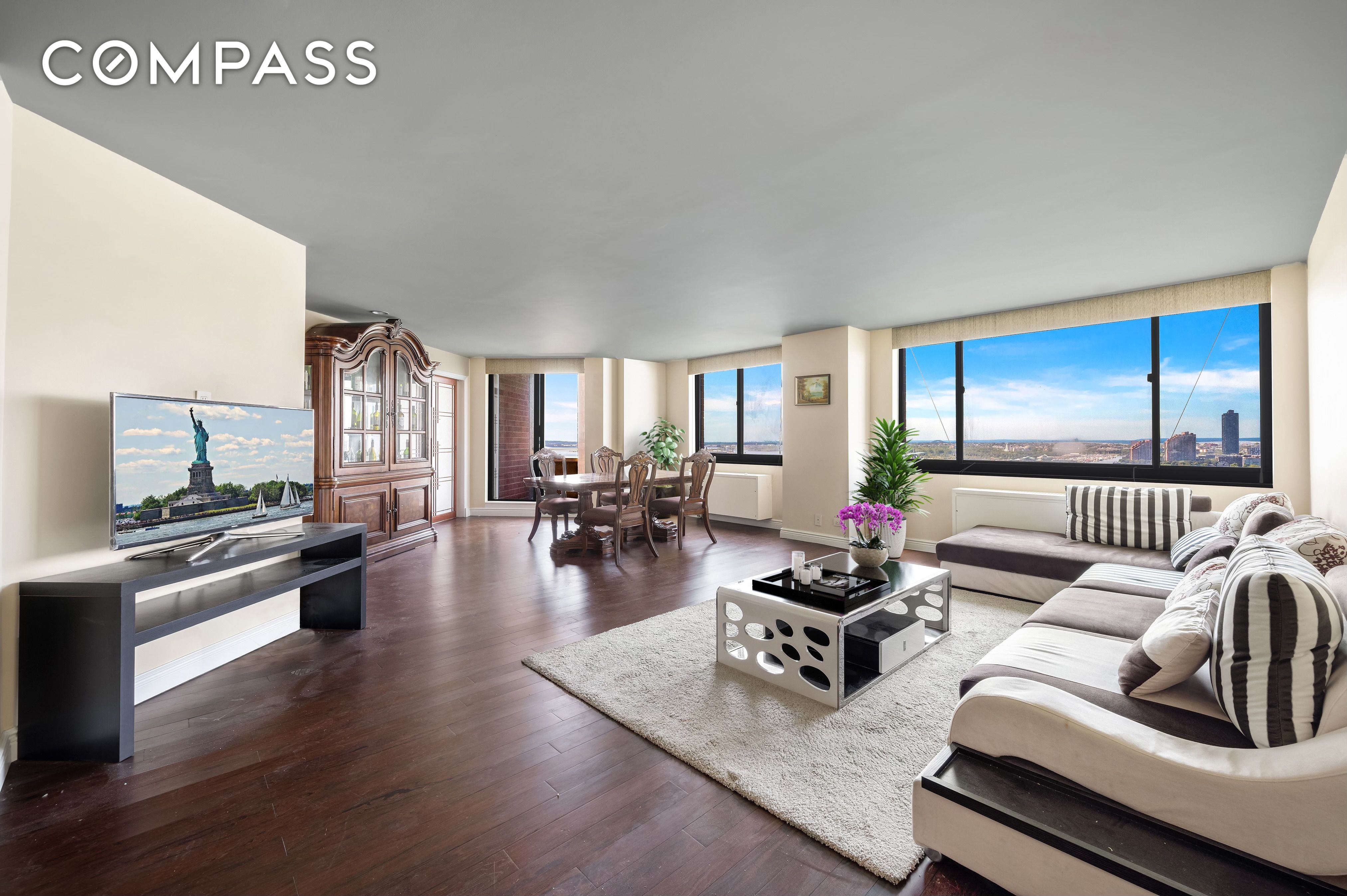 377 Rector Place 22Ab, Battery Park City, Downtown, NYC - 2 Bedrooms  
2 Bathrooms  
5 Rooms - 