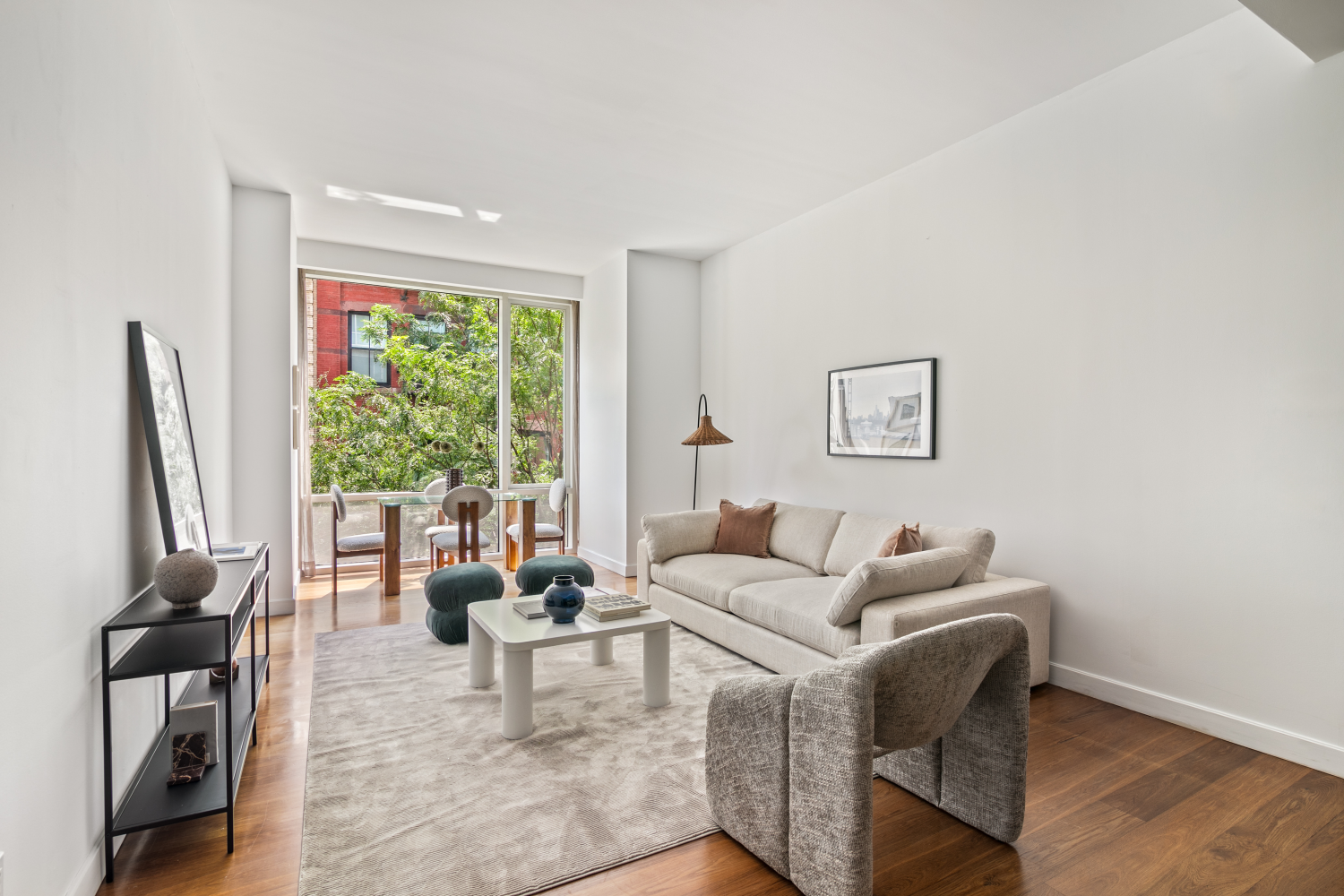 311 West Broadway 3H, Soho, Downtown, NYC - 2 Bedrooms  
2 Bathrooms  
6 Rooms - 