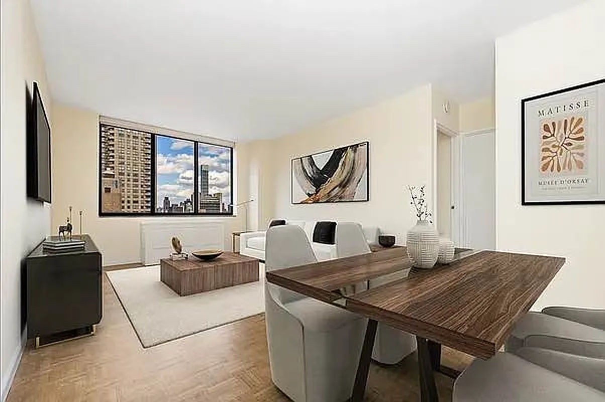 245 East 44th Street 7A, Midtown East, Midtown East, NYC - 2 Bedrooms  
2 Bathrooms  
5 Rooms - 