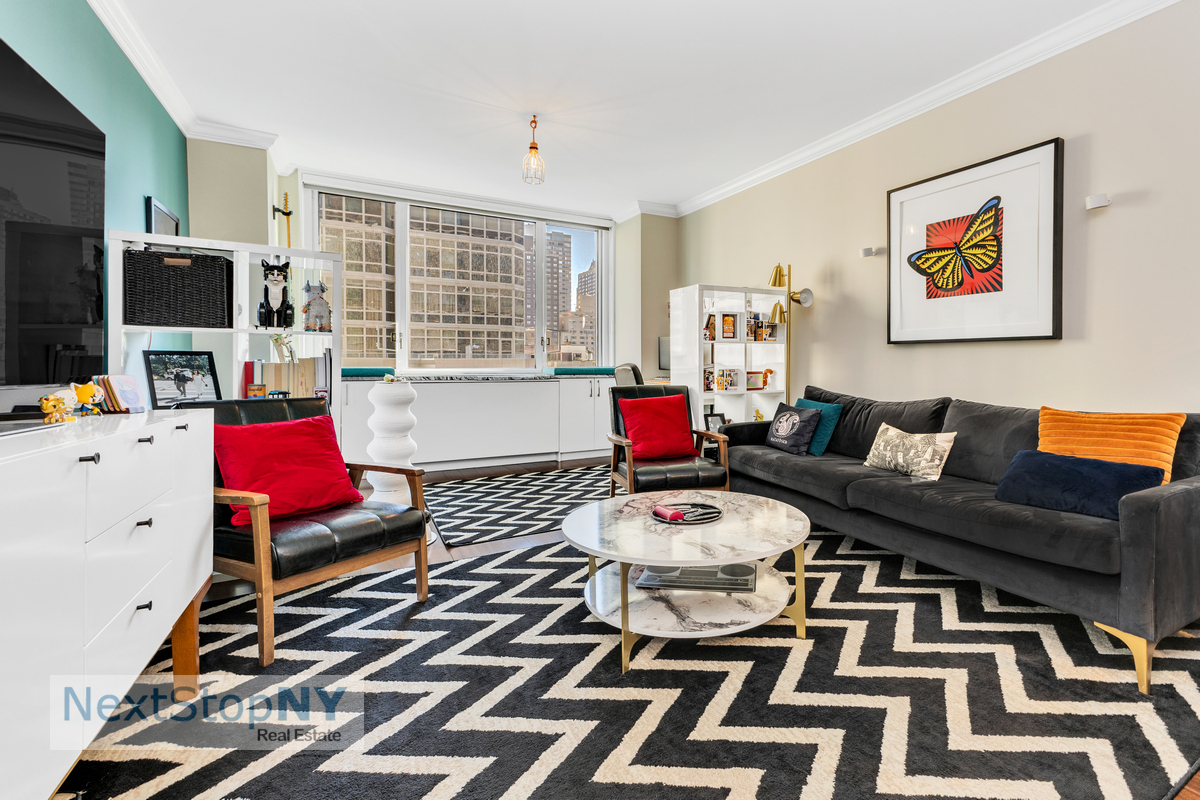 245 East 54th Street 10G, Sutton Place, Midtown East, NYC - 1 Bedrooms  
1 Bathrooms  
3 Rooms - 