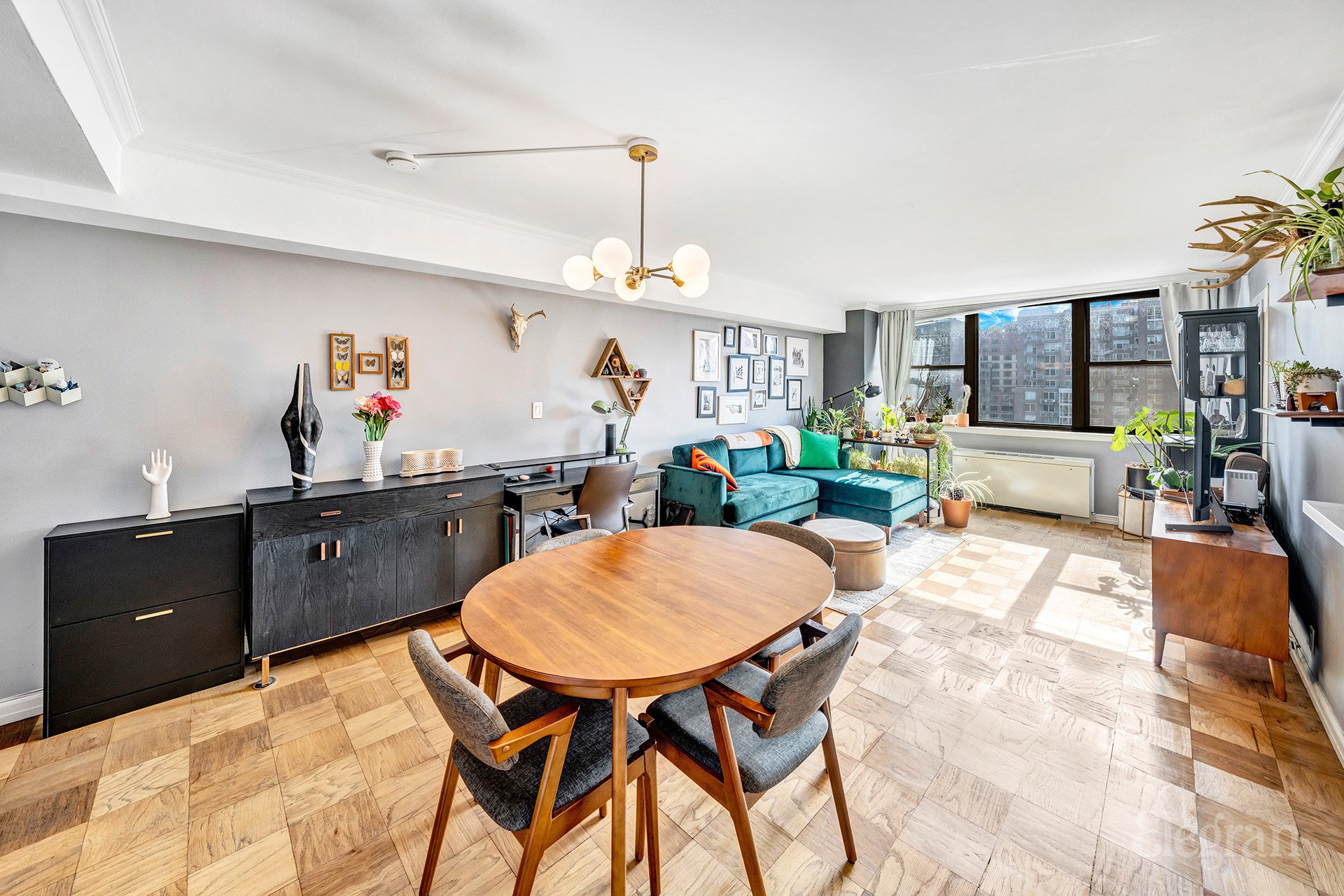 225 East 36th Street 18-K, Murray Hill, Midtown East, NYC - 2 Bedrooms  
2 Bathrooms  
4 Rooms - 