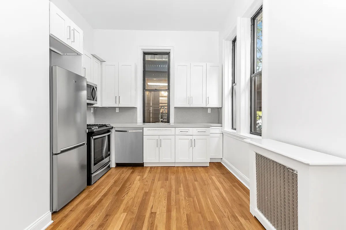 217 Central Park 4, Harlem, Upper Manhattan, NYC - 2 Bedrooms  
1 Bathrooms  
4 Rooms - 