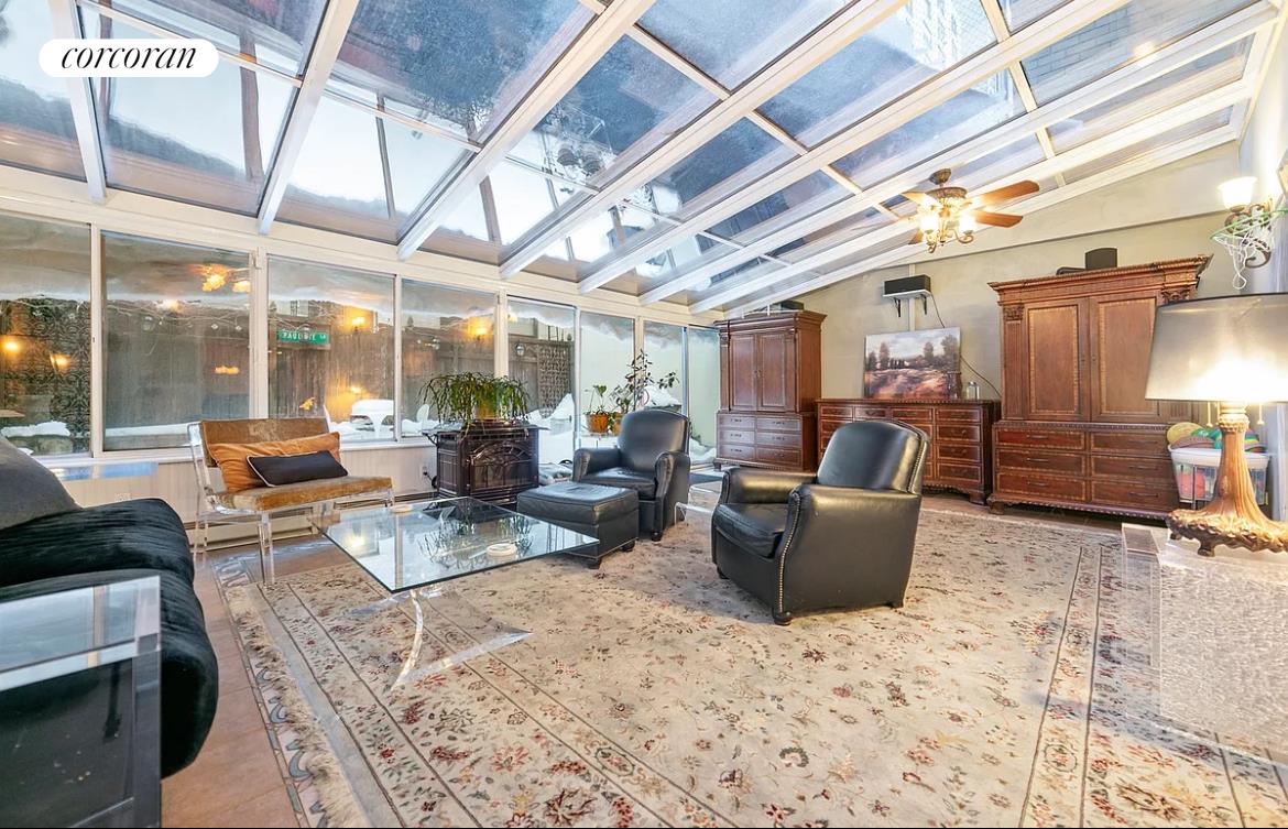 413 East 85th Street 1R3, Yorkville, Upper East Side, NYC - 3 Bedrooms  
3 Bathrooms  
6 Rooms - 