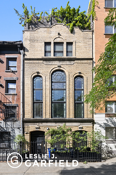 317 East 8th Street, Alphabet City, Downtown, NYC - 4 Bedrooms  
2.5 Bathrooms  
7 Rooms - 